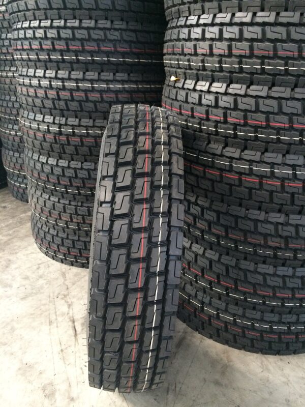 295 60R22.5 Truck Tire For Sale